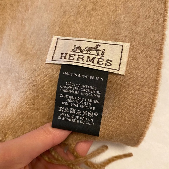 100% Authentic Hermes Cashmere Scarf Sold Out Online - Picture 11 of 16